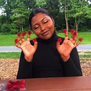 Meet your Posher, Shakira